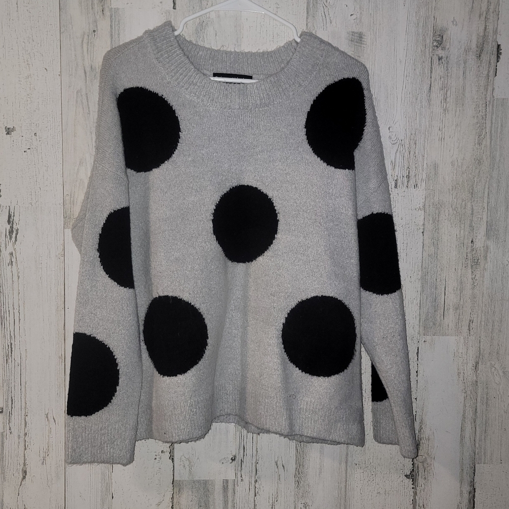 Catherine Malandrino Cozy Gray Sweater with Black Dots